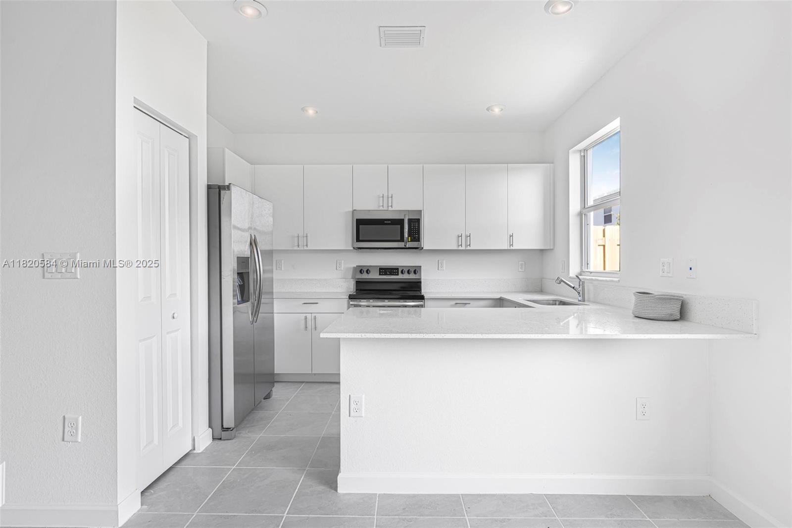 PARADISE PINES - Residential