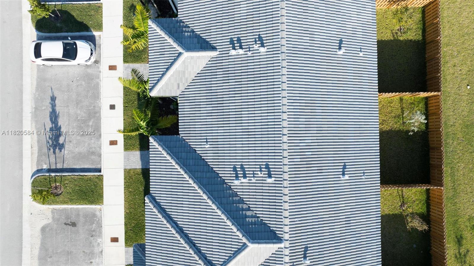 PARADISE PINES - Residential