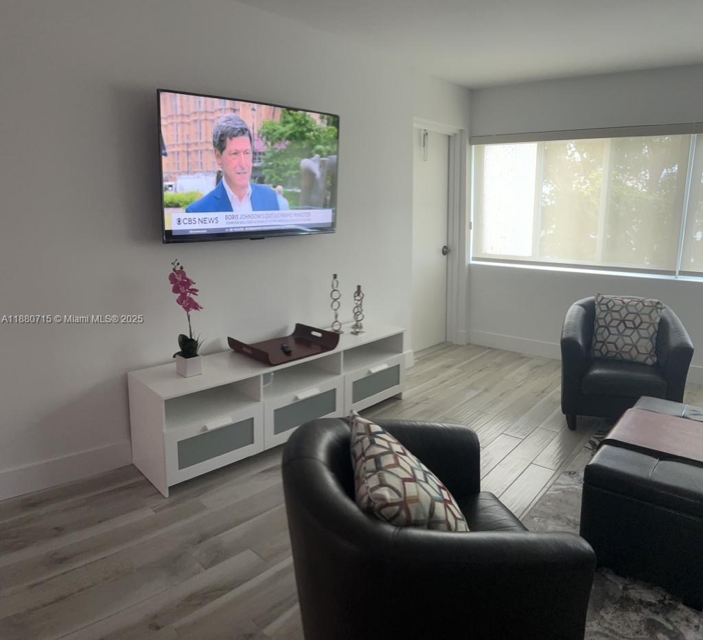 BUILDING THREE OF RACQUET - Residential Lease