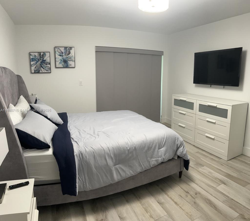 BUILDING THREE OF RACQUET - Residential Lease