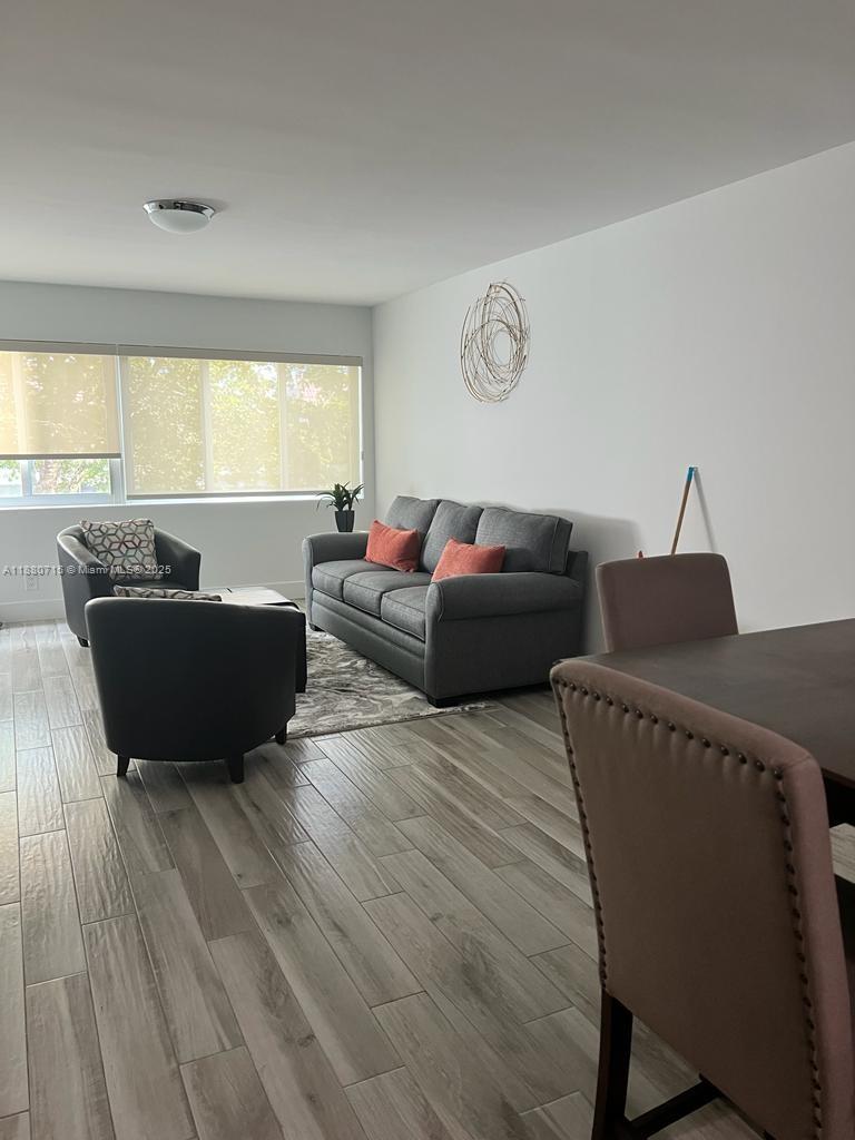 BUILDING THREE OF RACQUET - Residential Lease