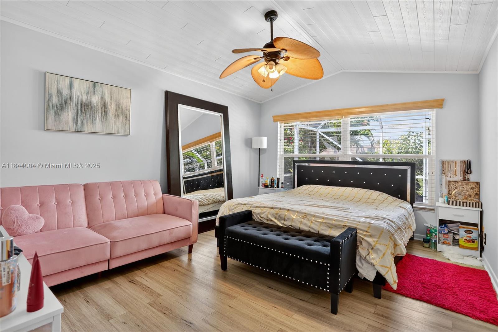 THE LAKES - Residential