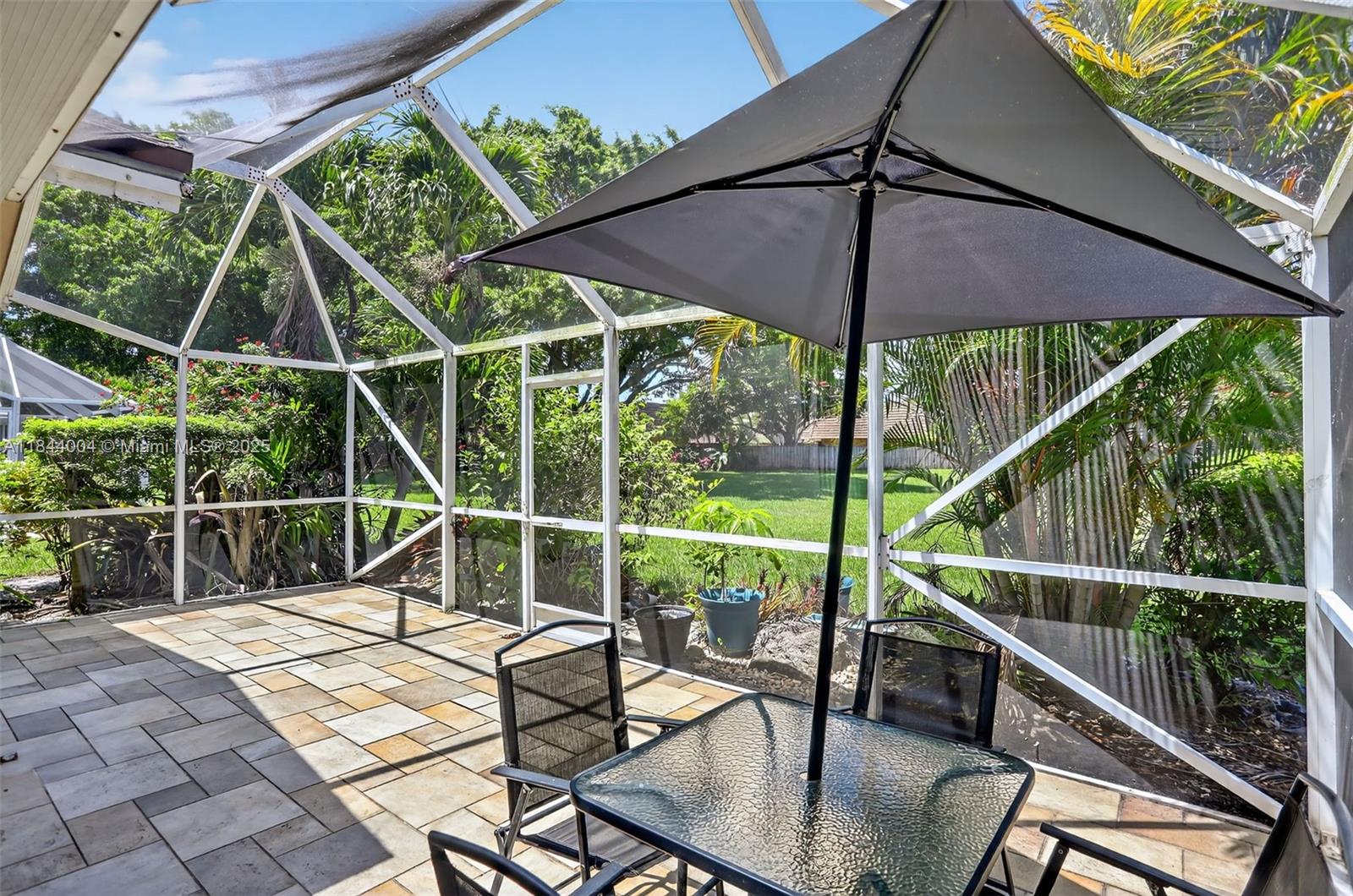 THE LAKES - Residential