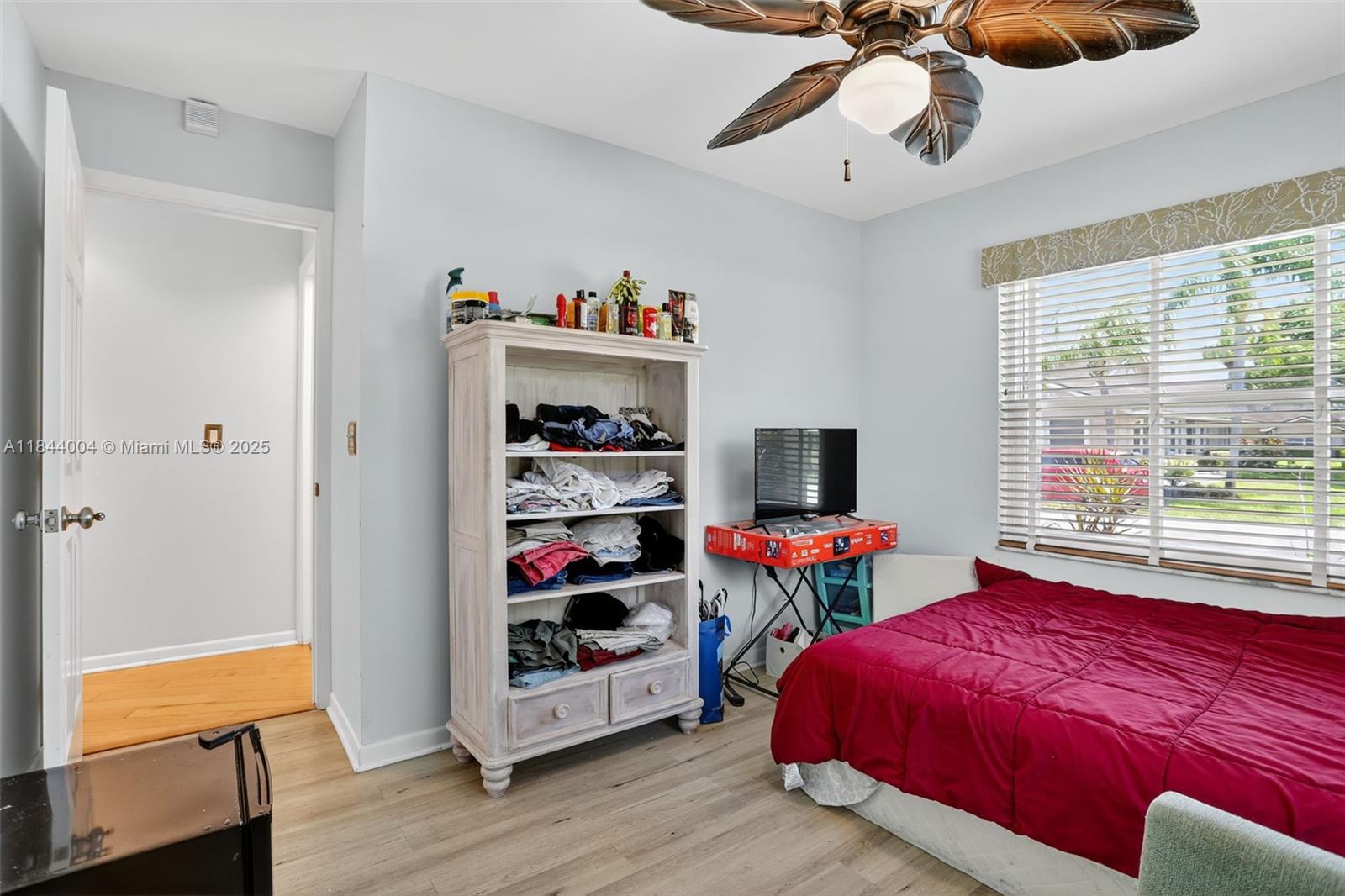 THE LAKES - Residential