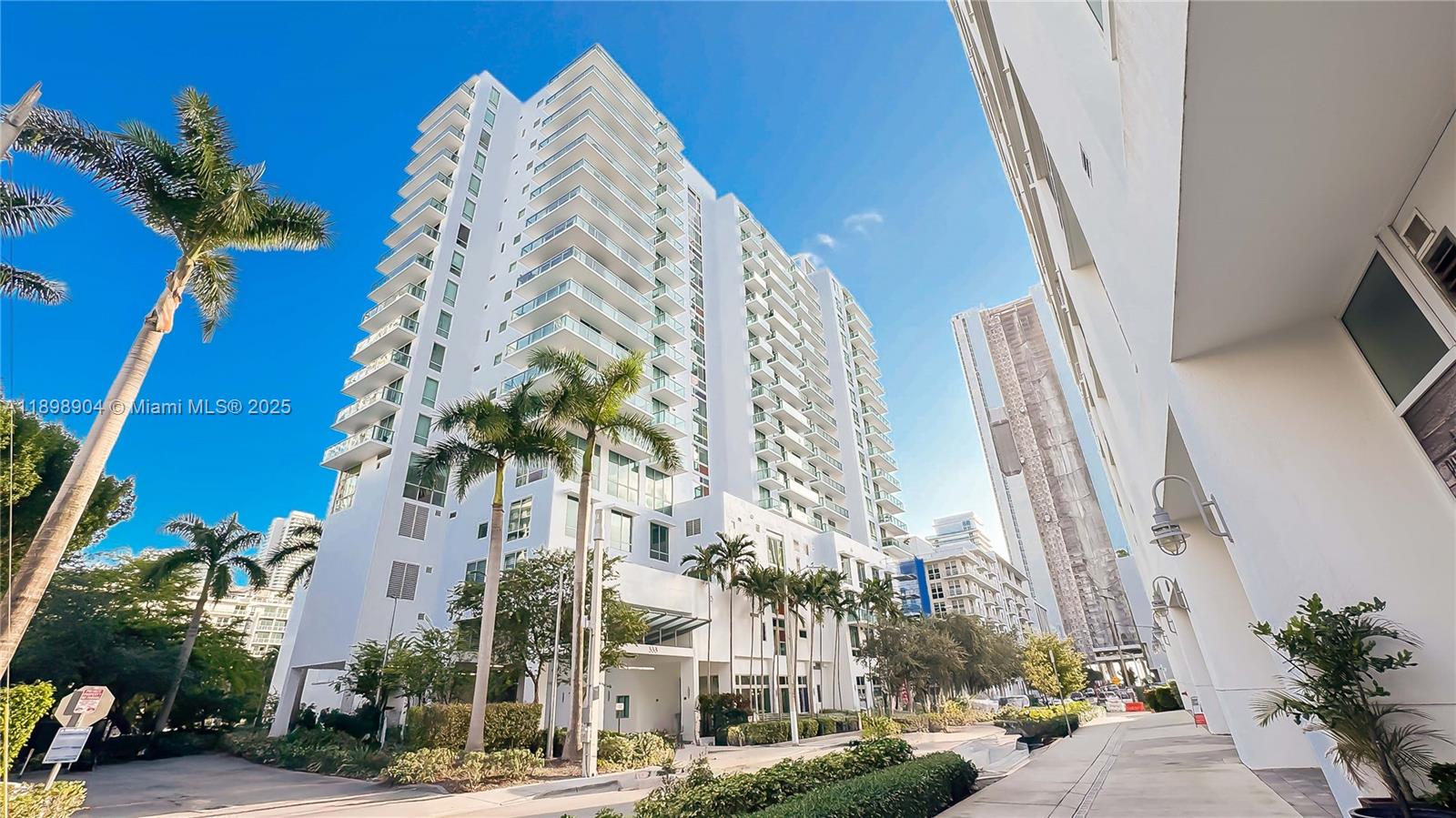 GALLERY ART CONDO - Residential Lease