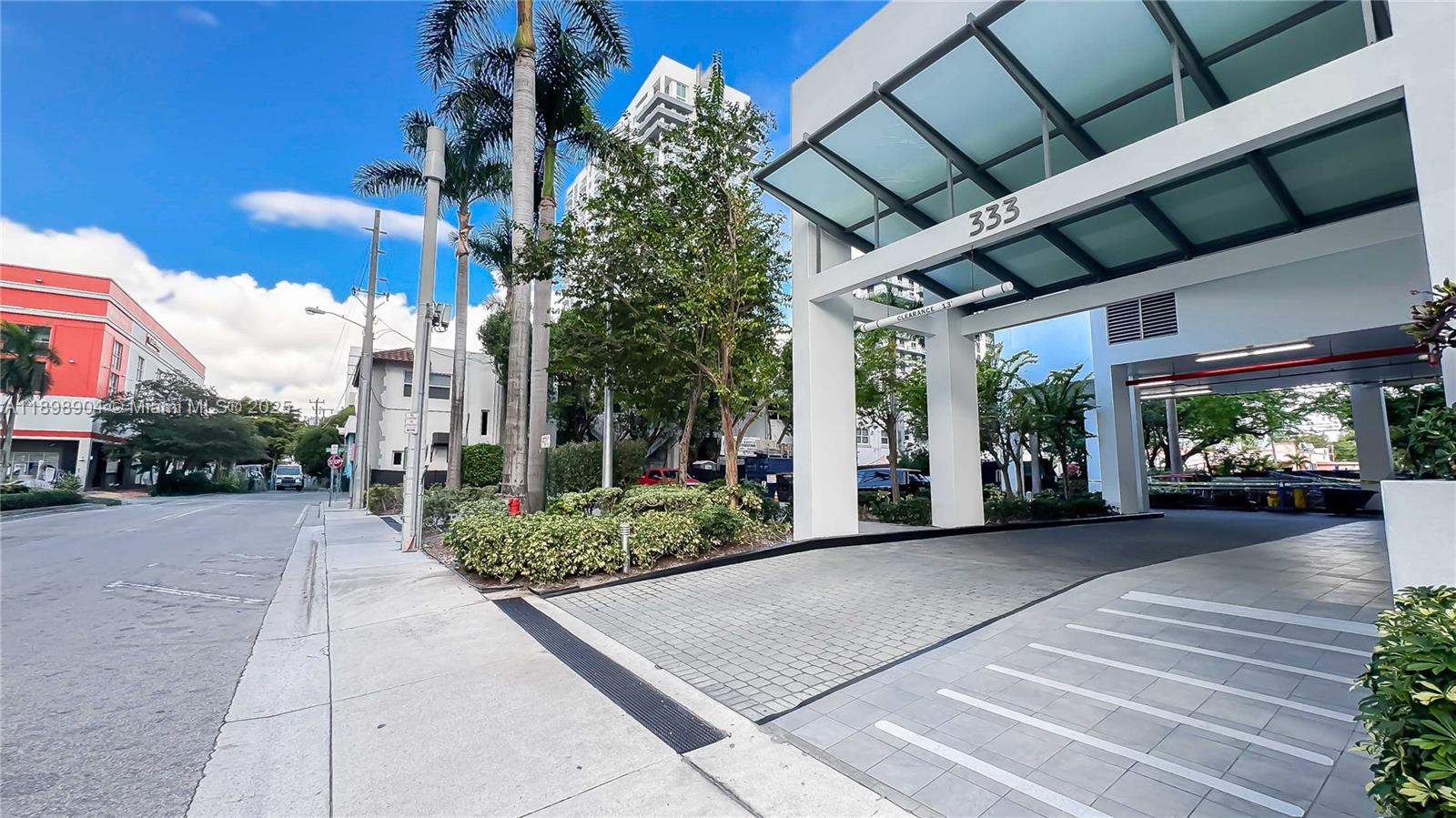 GALLERY ART CONDO - Residential Lease