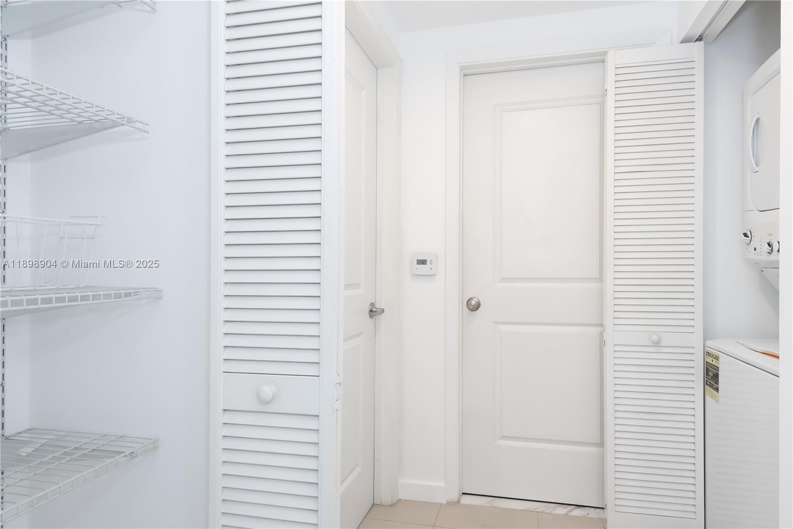 GALLERY ART CONDO - Residential Lease