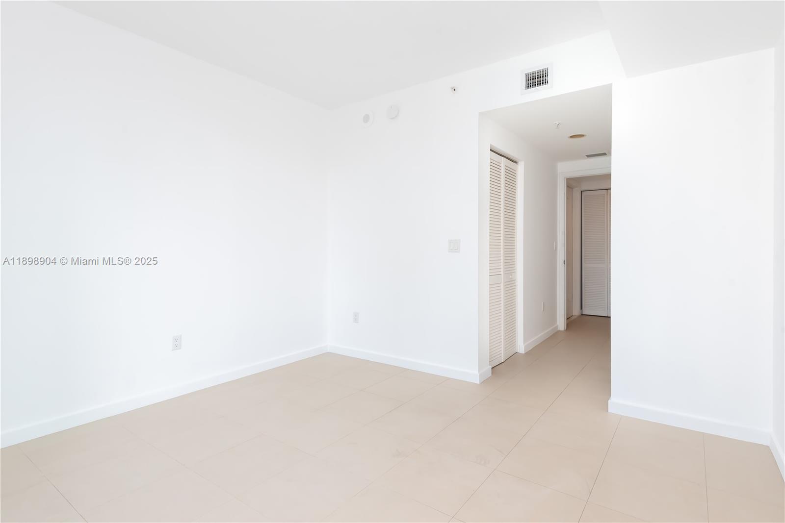 GALLERY ART CONDO - Residential Lease