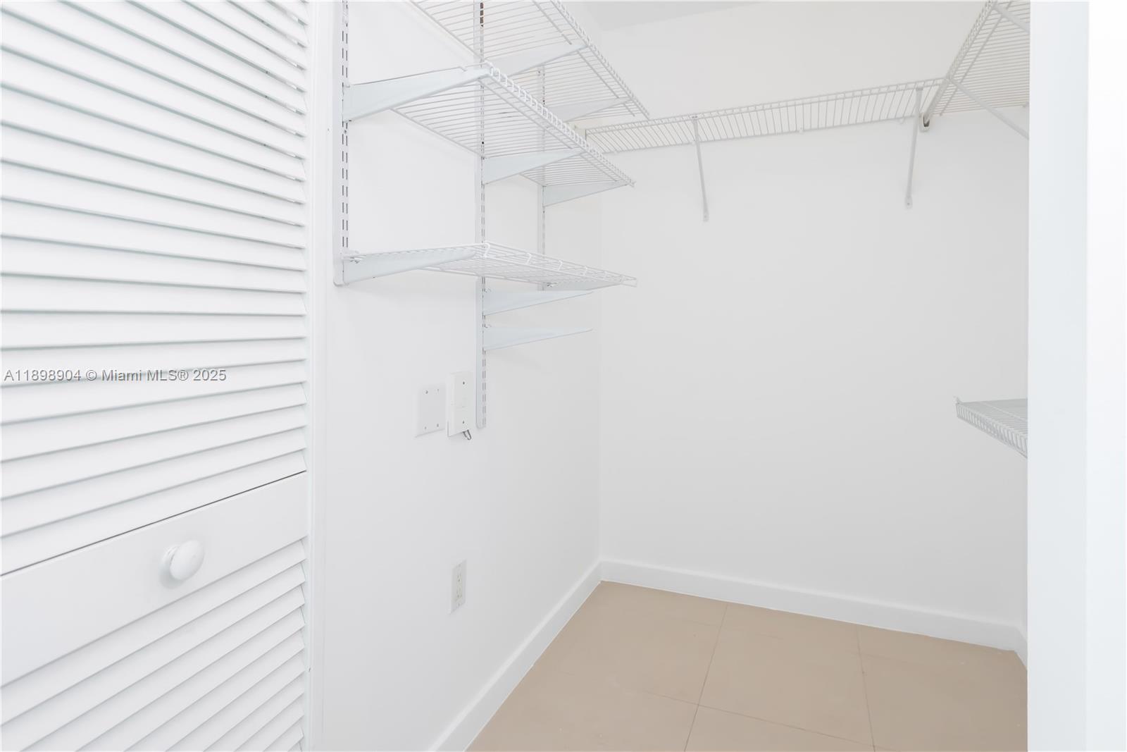 GALLERY ART CONDO - Residential Lease