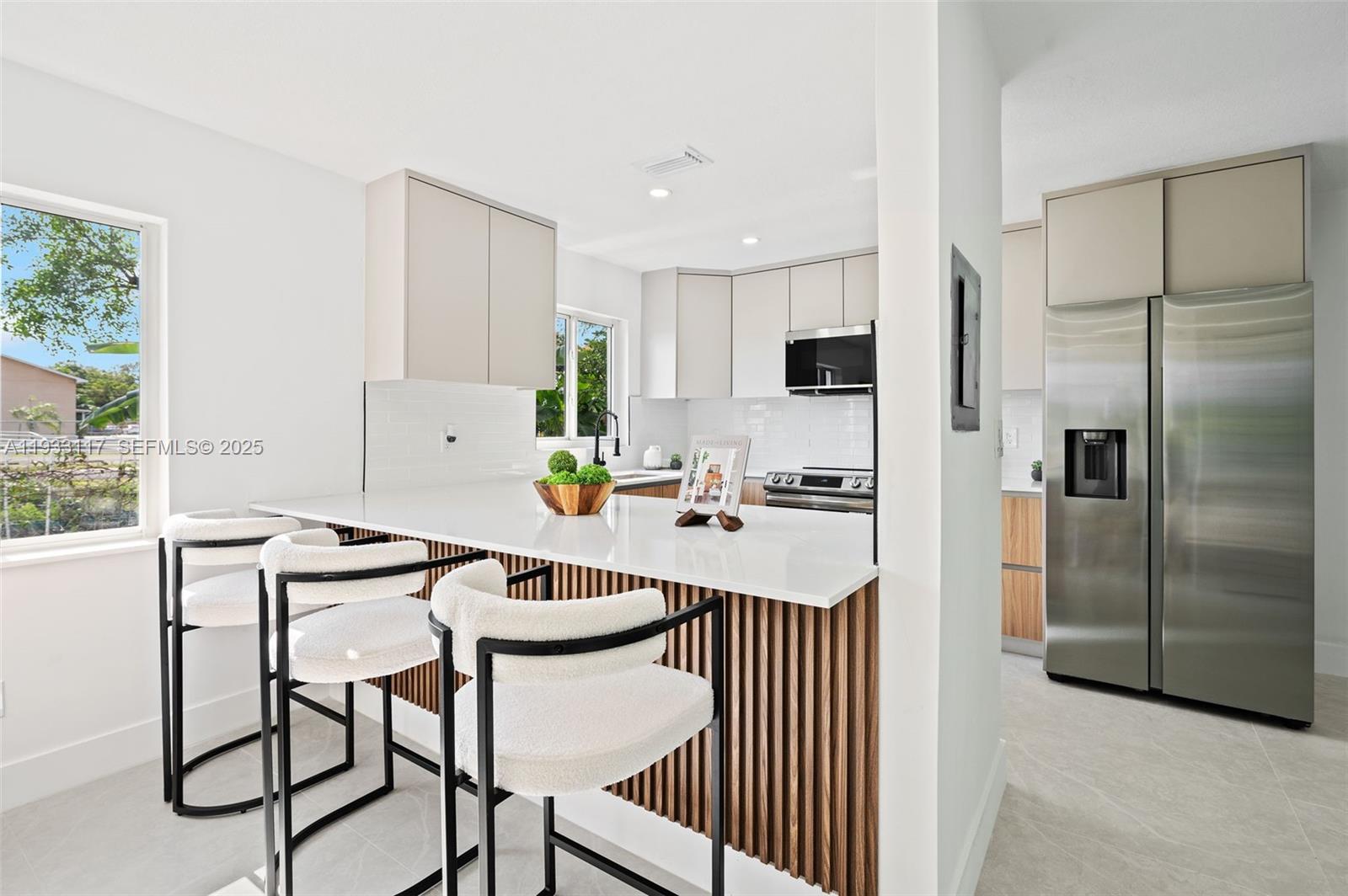 AVOCADO COURTS - Residential