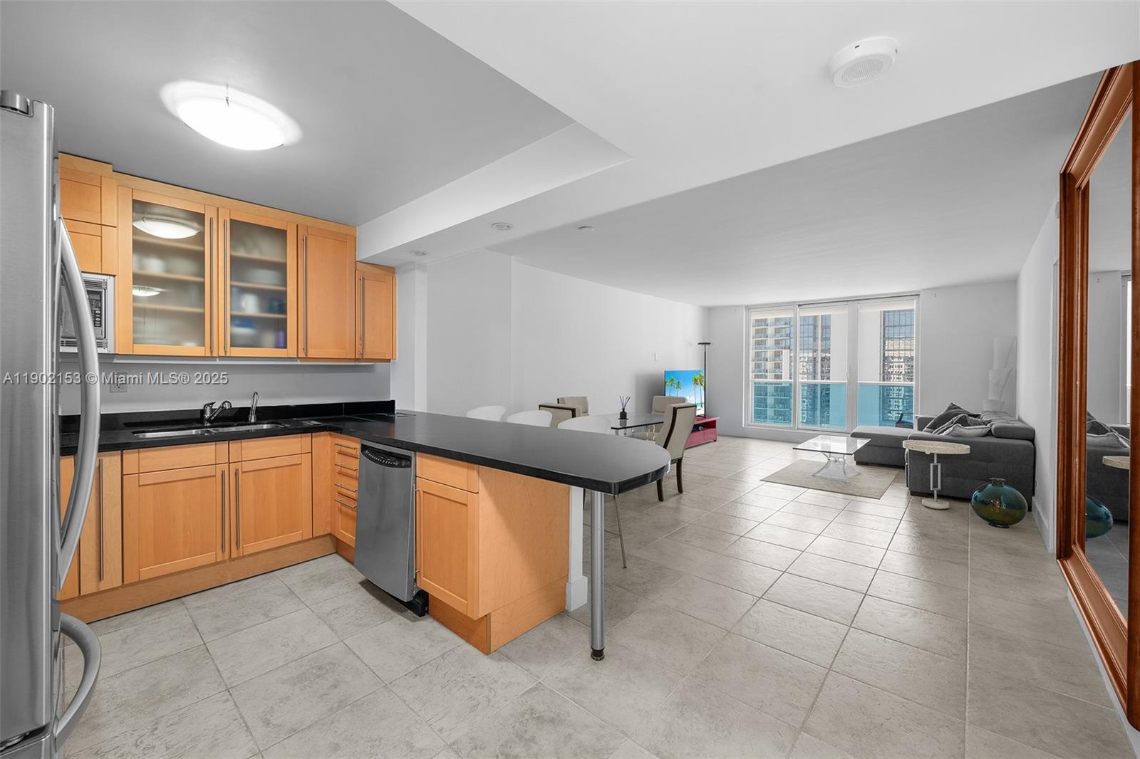2301 Collins Ave 1501
