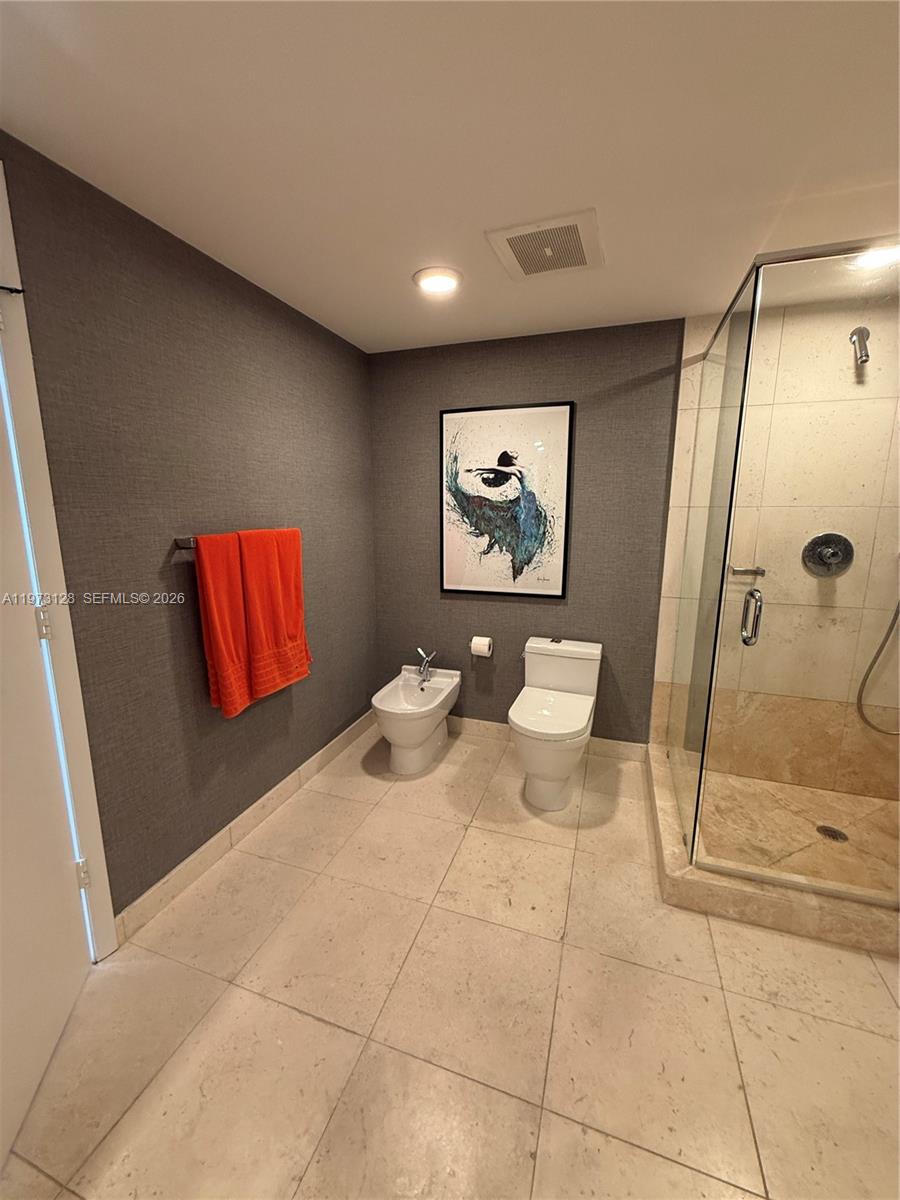 ICONBRICKELL CONDO NO 1 - Residential Lease