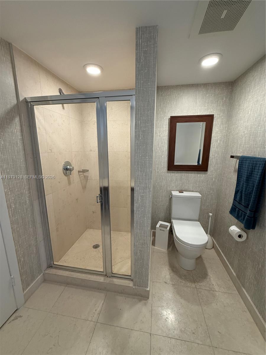 ICONBRICKELL CONDO NO 1 - Residential Lease