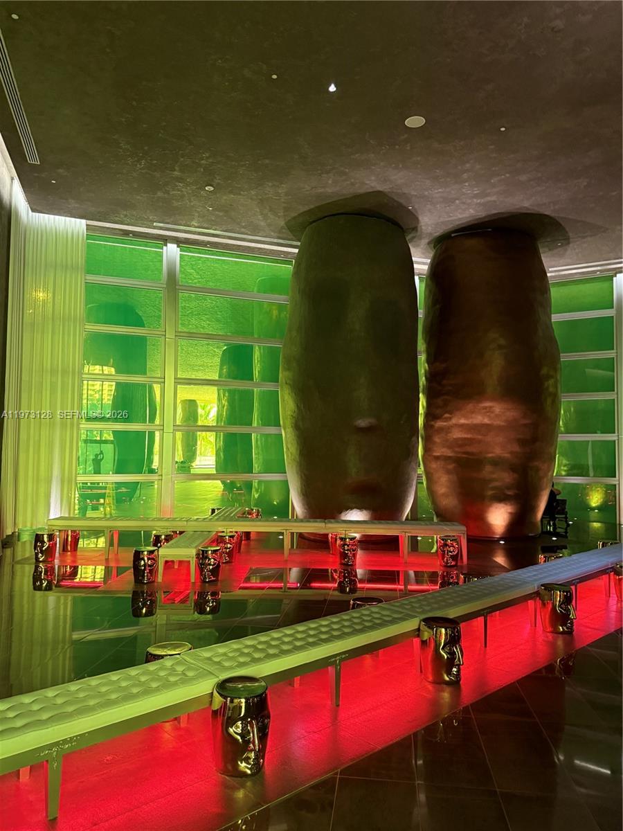 465 Brickell Ave 619