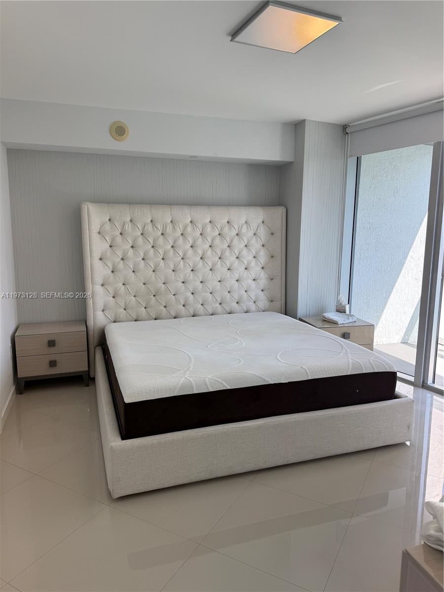 ICONBRICKELL CONDO NO 1 - Residential Lease