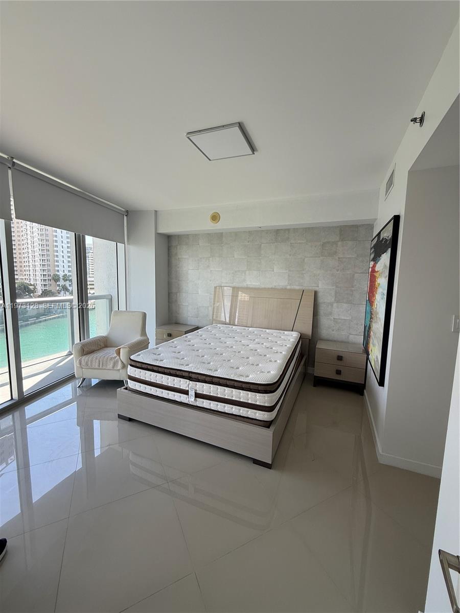 ICONBRICKELL CONDO NO 1 - Residential Lease