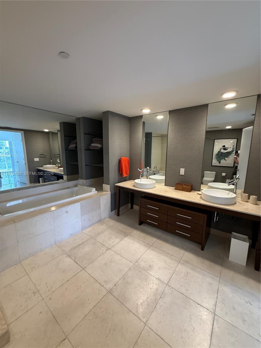 ICONBRICKELL CONDO NO 1 - Residential Lease