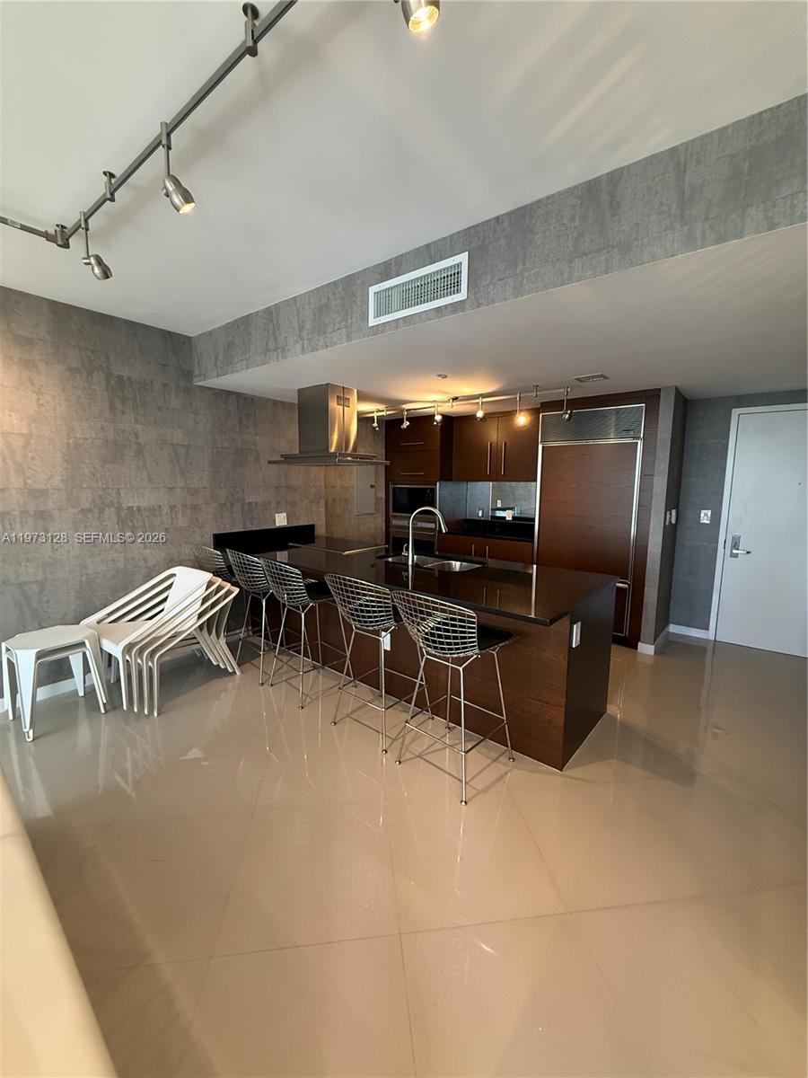 ICONBRICKELL CONDO NO 1 - Residential Lease