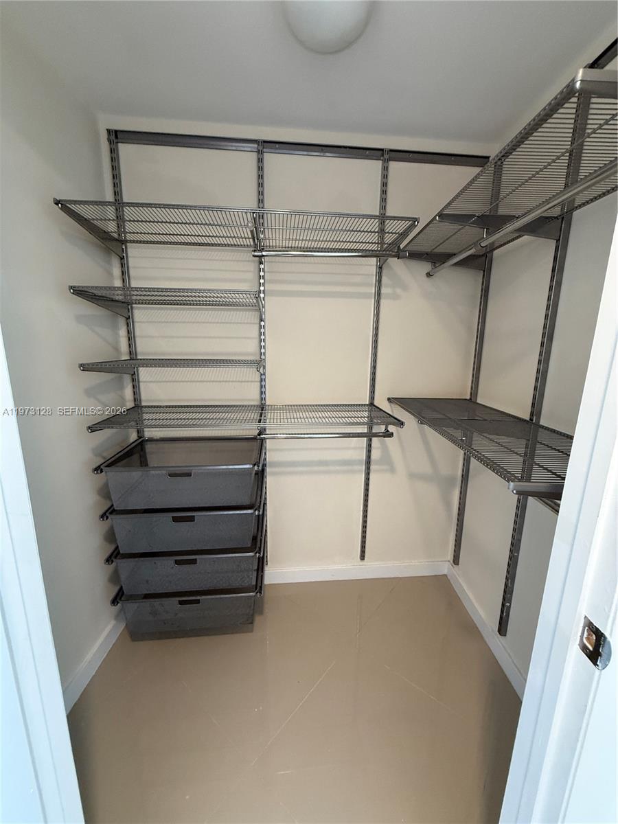 ICONBRICKELL CONDO NO 1 - Residential Lease