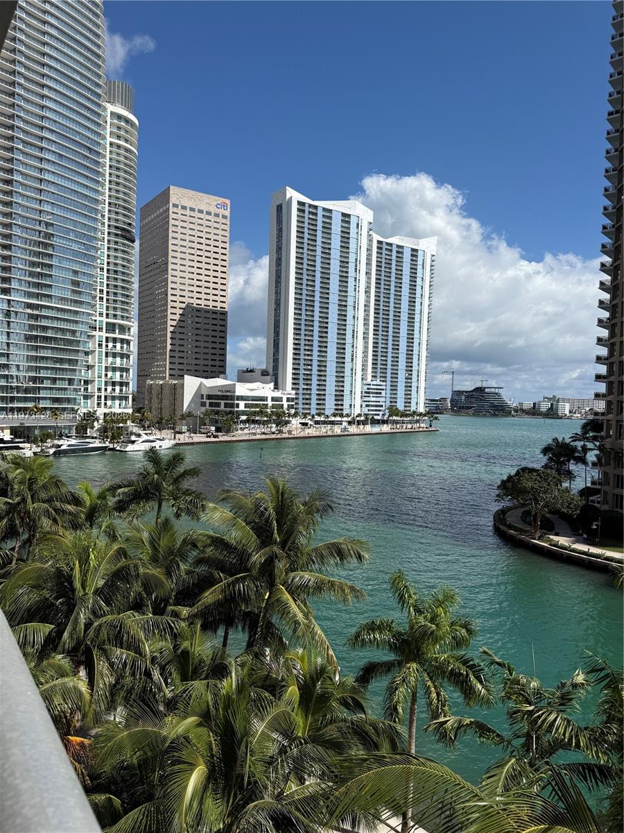 ICONBRICKELL CONDO NO 1 - Residential Lease