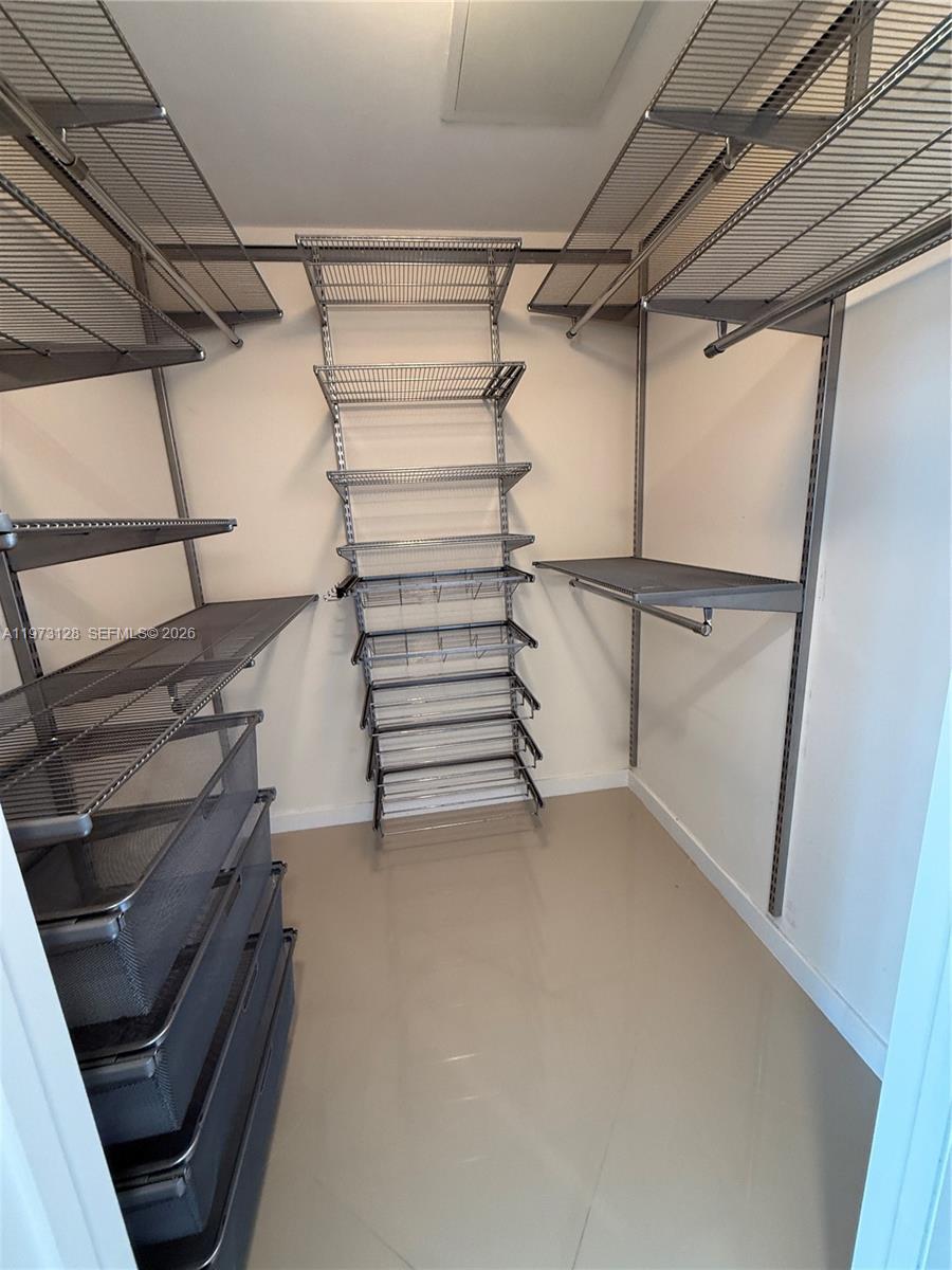 ICONBRICKELL CONDO NO 1 - Residential Lease