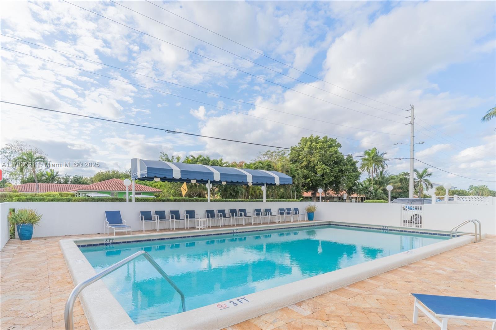 WHITE EGRET CONDO - Residential