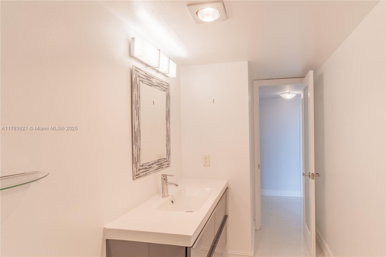 WHITE EGRET CONDO - Residential