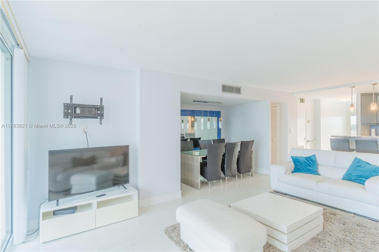 WHITE EGRET CONDO - Residential