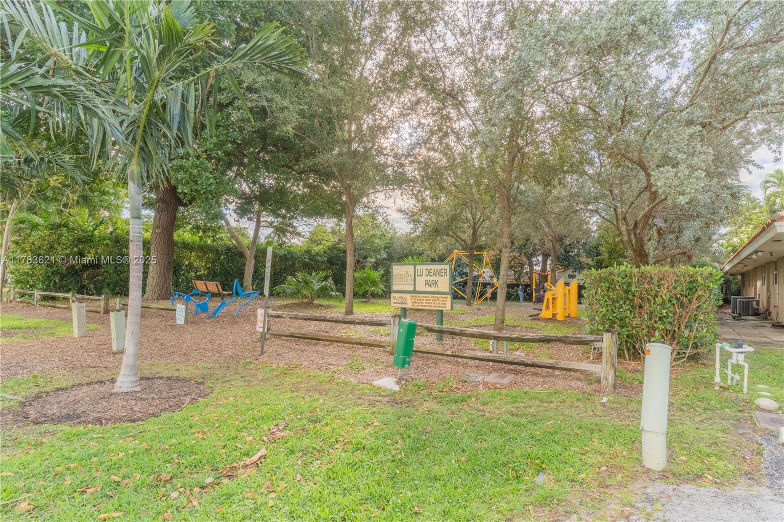 WHITE EGRET CONDO - Residential