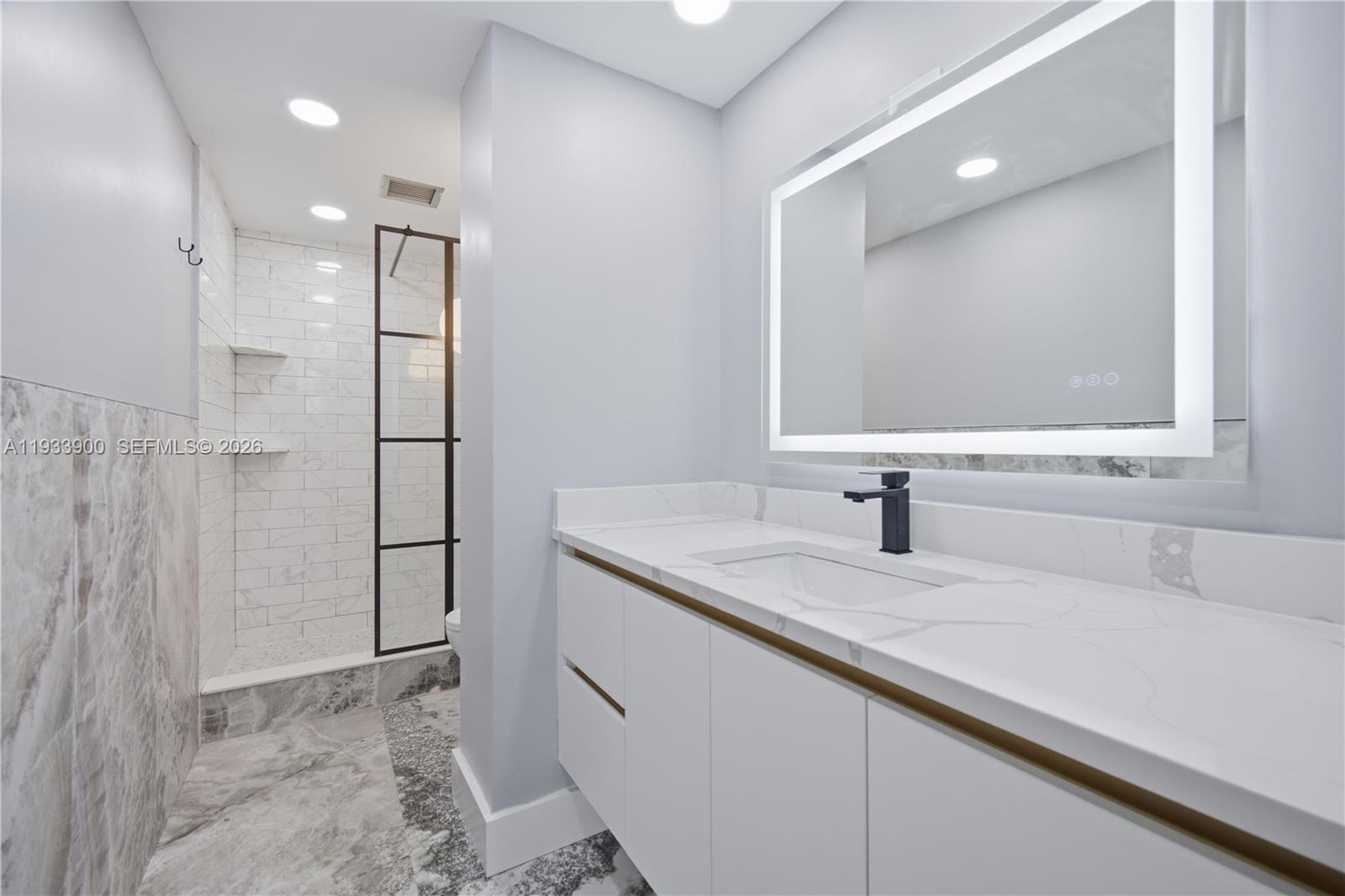 HILLCREST EAST NO 24 COND - Residential