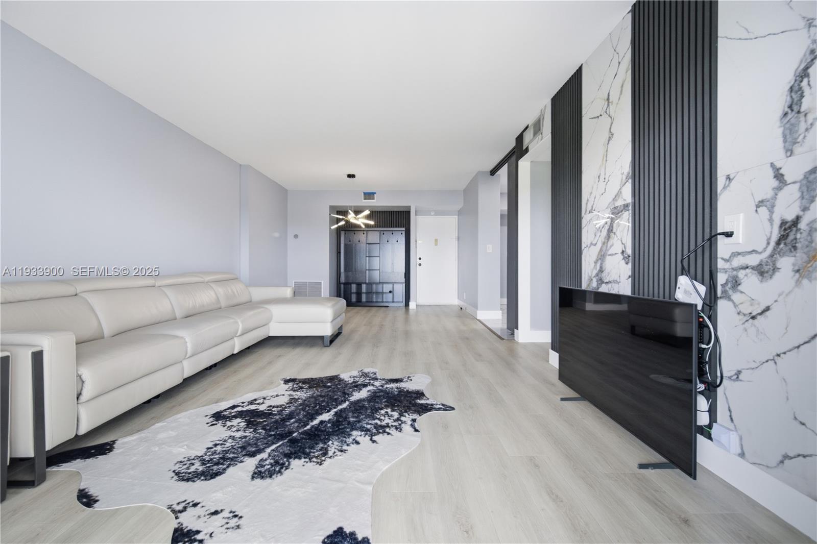 HILLCREST EAST NO 24 COND - Residential