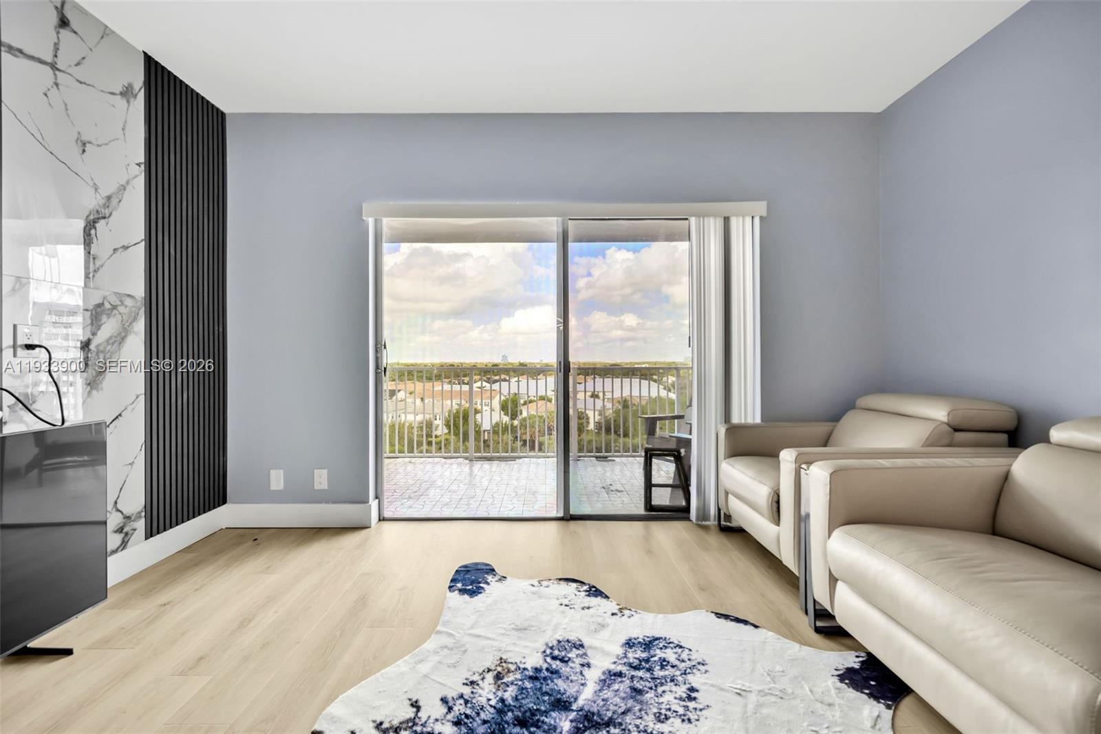 HILLCREST EAST NO 24 COND - Residential