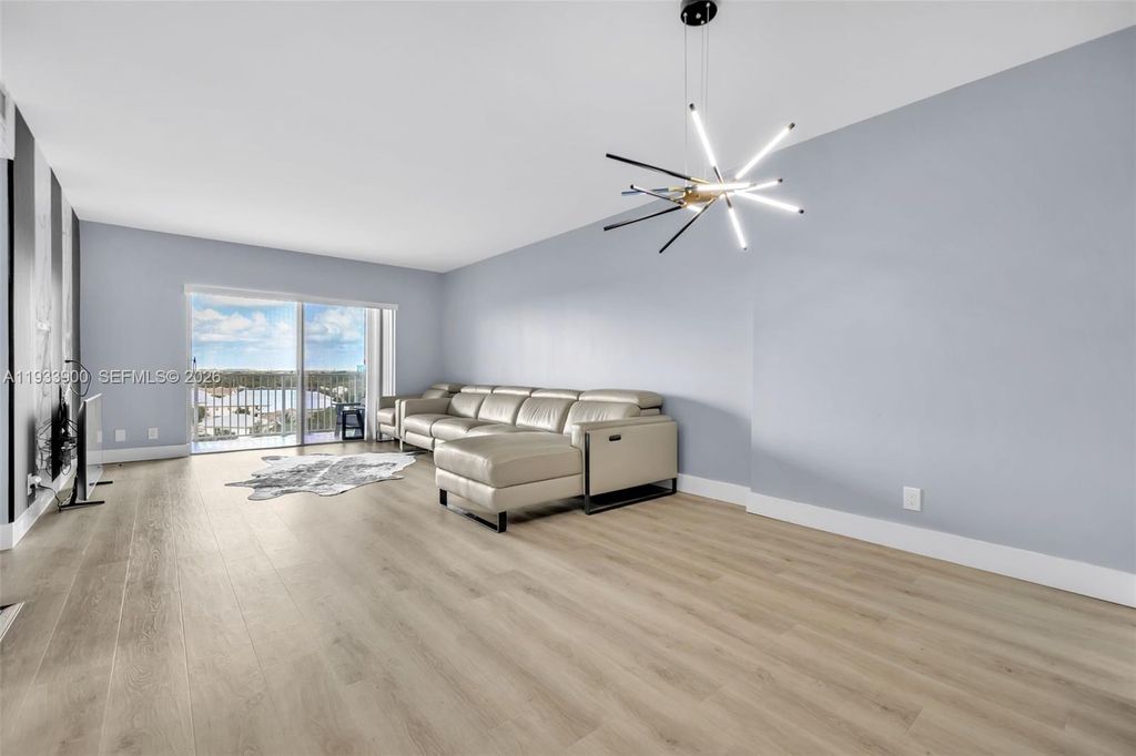 Photo of 4200 Hillcrest Dr #802, Hollywood, FL 33021 (MLS # A11933900)