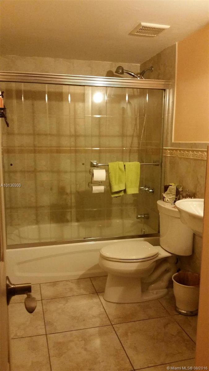 Captiva Lakes Villas Cond - Residential Lease