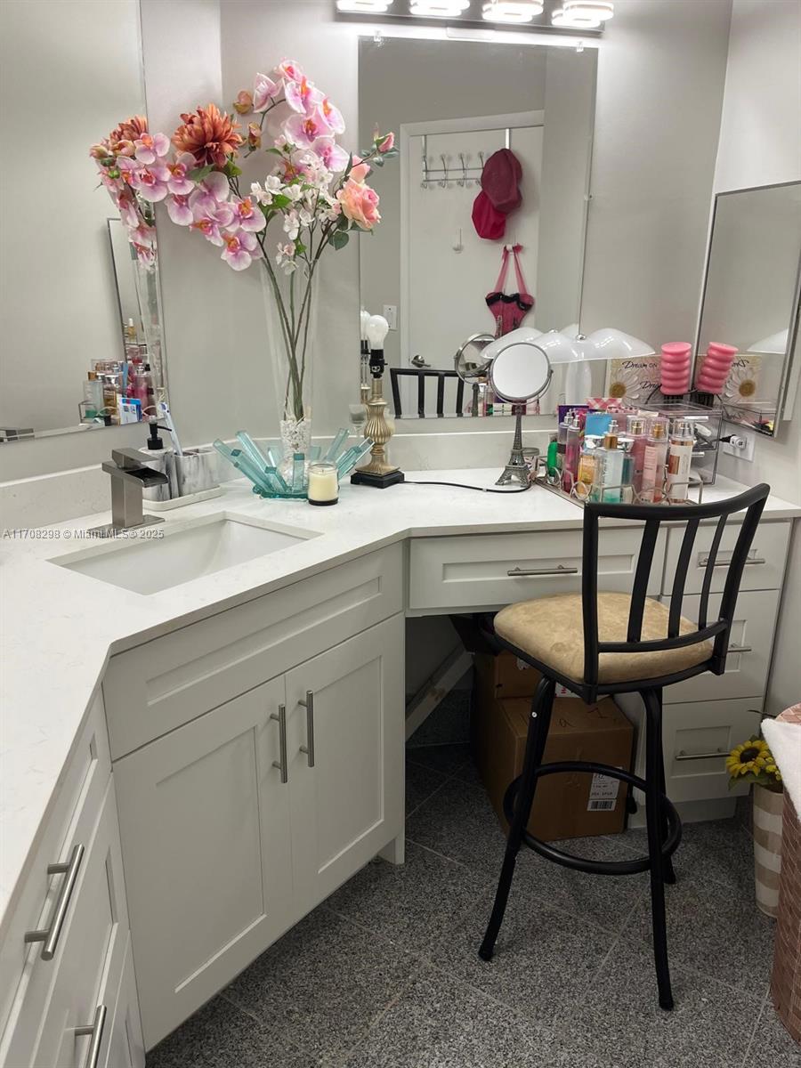 BAYPORT VILLAGE D CONDO - Residential