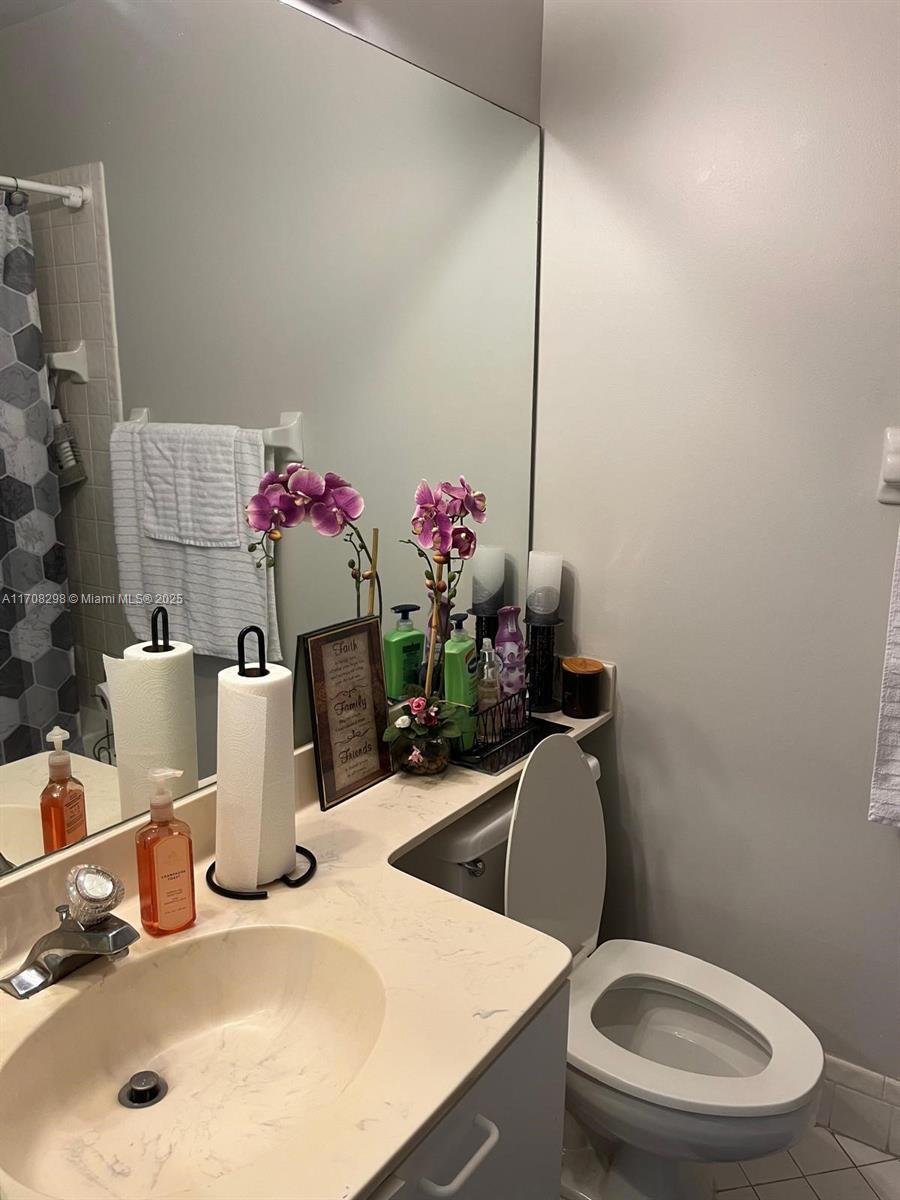 BAYPORT VILLAGE D CONDO - Residential