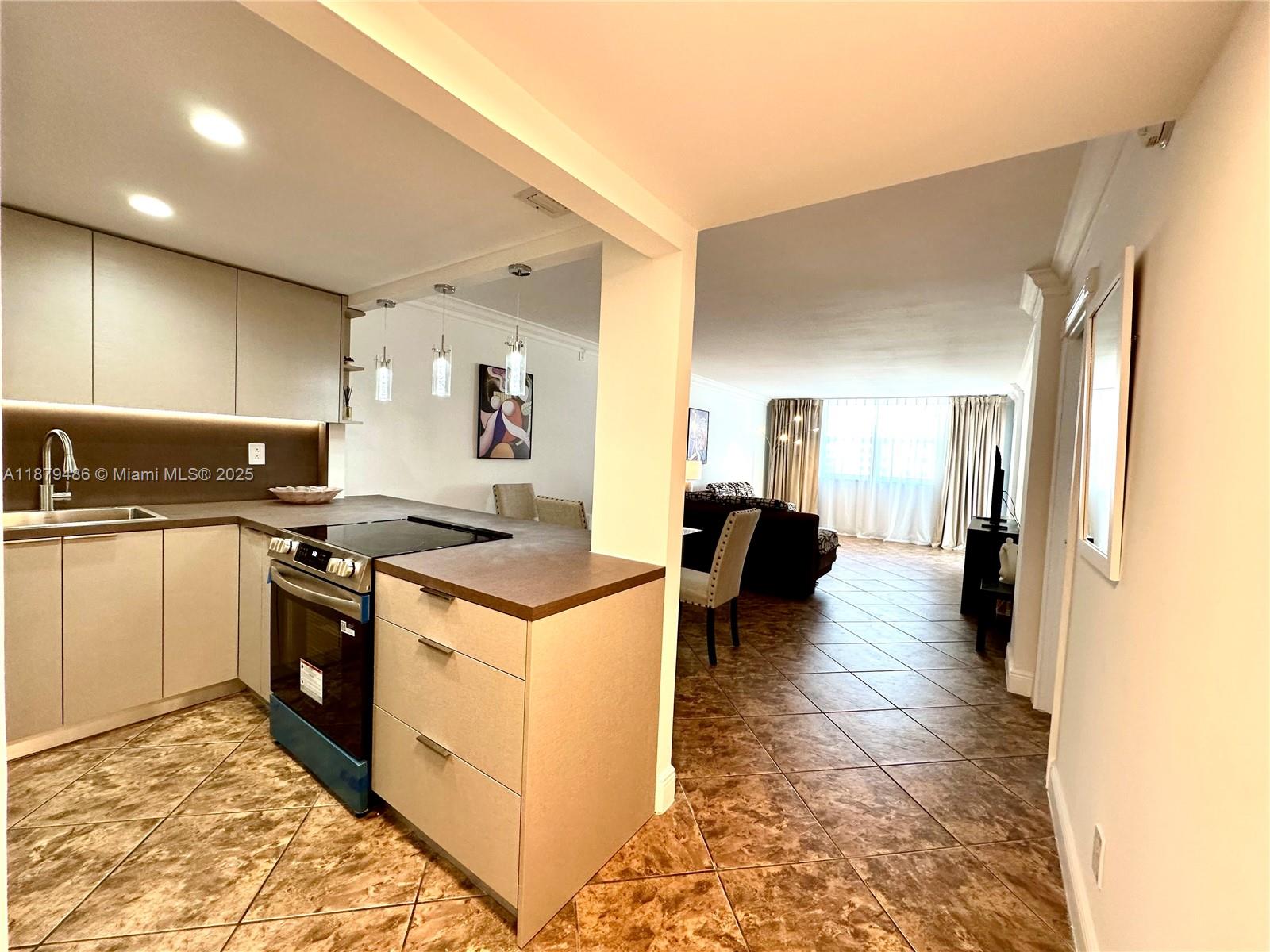 PLAZA TOWERS SOUTH CONDO - Residential Lease