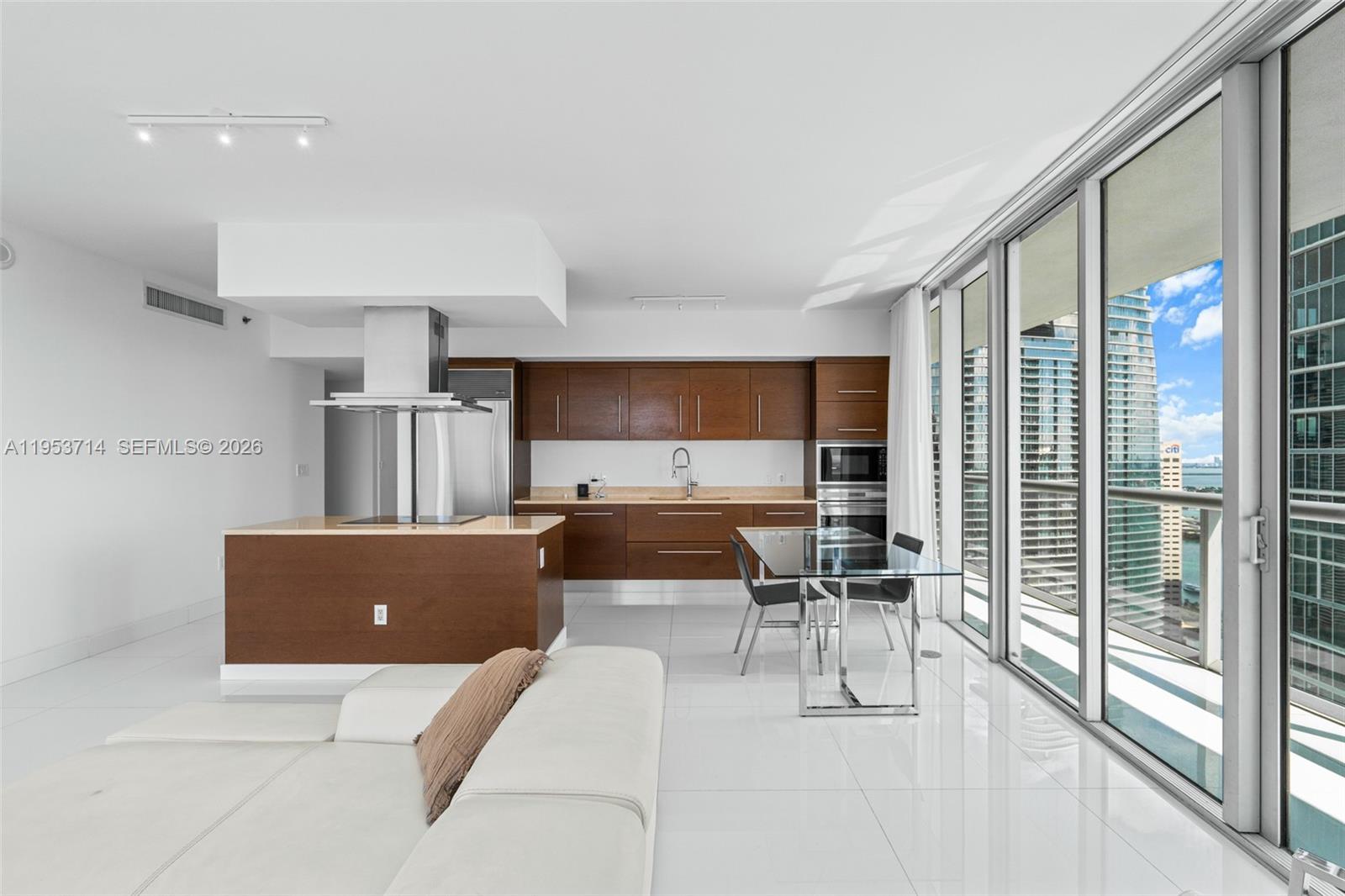 ICON BRICKELL CONDO NO 3 - Residential