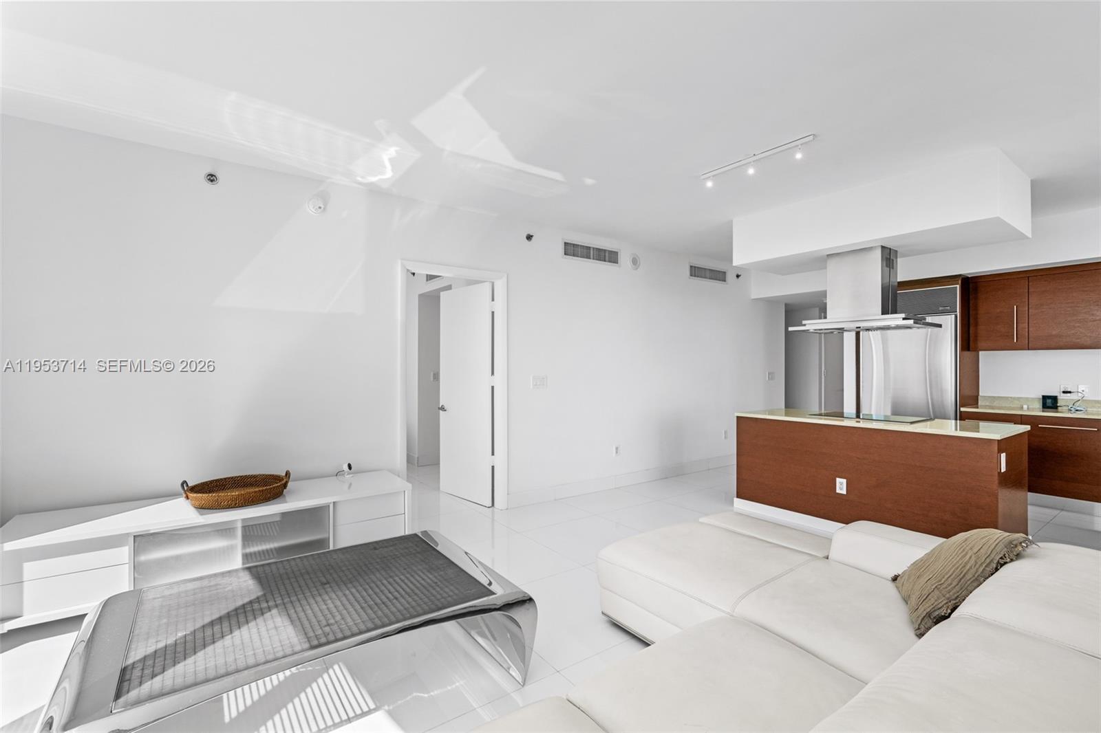 ICON BRICKELL CONDO NO 3 - Residential