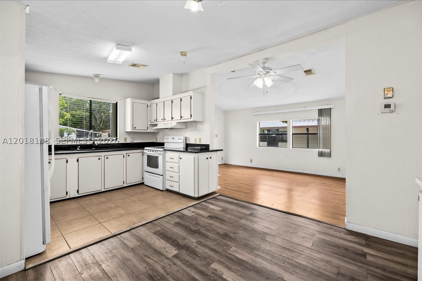 8208 W Bitterbush Ln