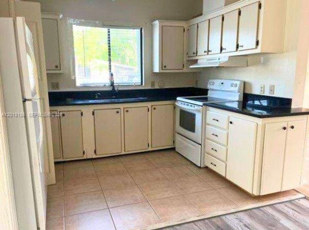 Photo of 8208 W Bitterbush Ln, Port St Lucie, FL 34952 (MLS # A12018188)
