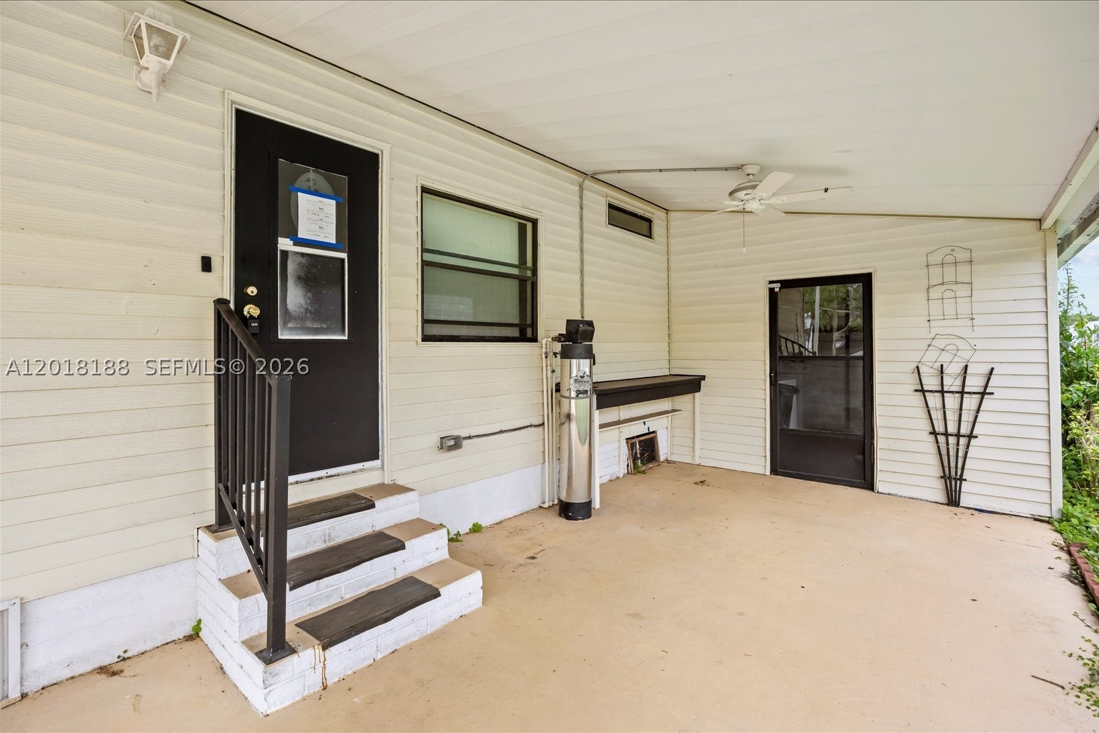 8208 W Bitterbush Ln