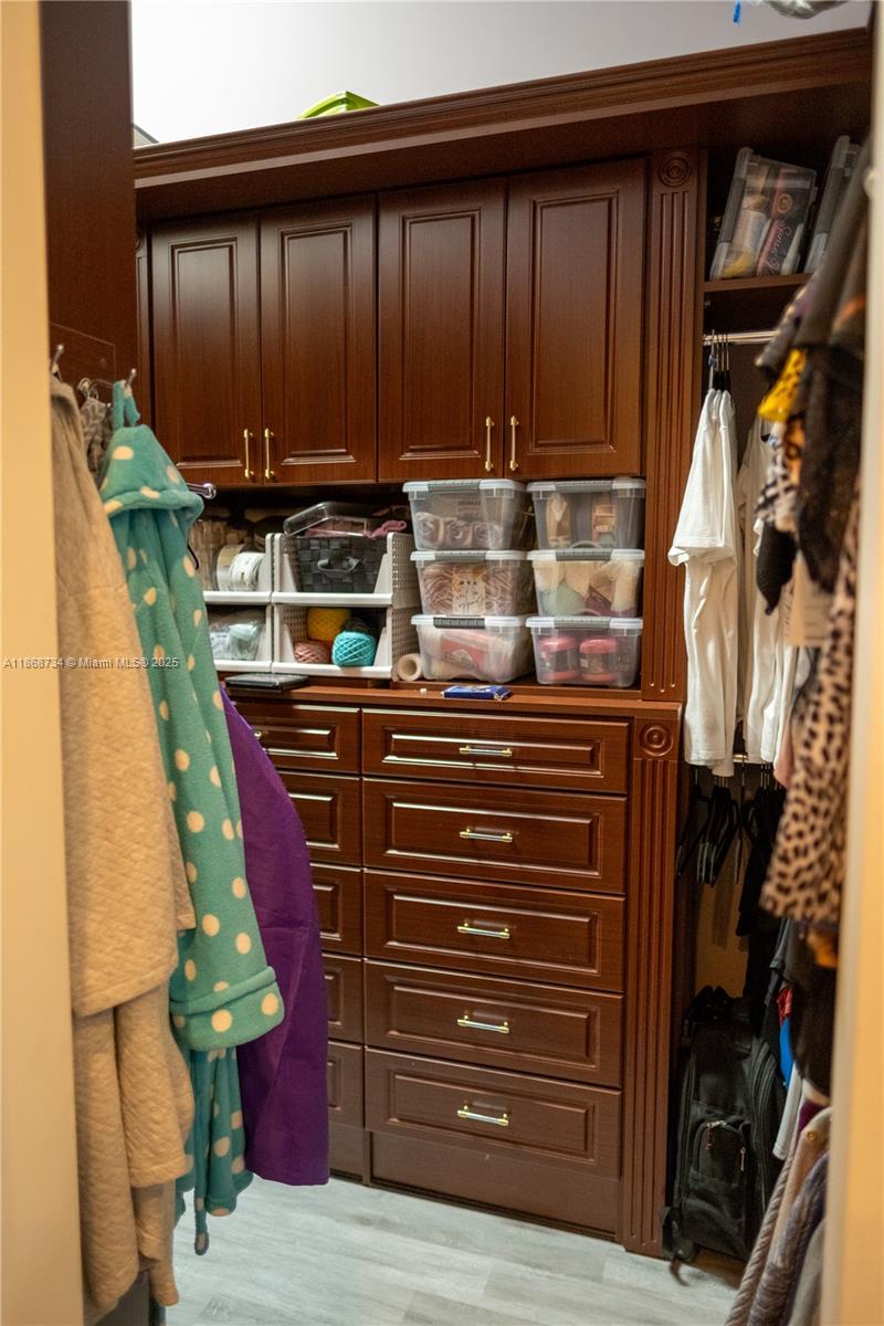 BUENA VIDA - Residential Lease