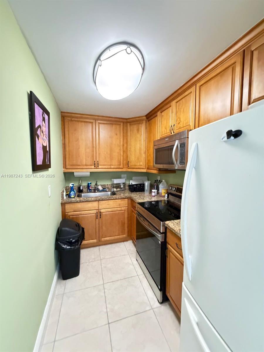 900 NE 18th Avenue 304