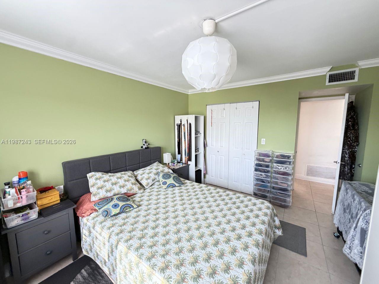 900 NE 18th Avenue 304