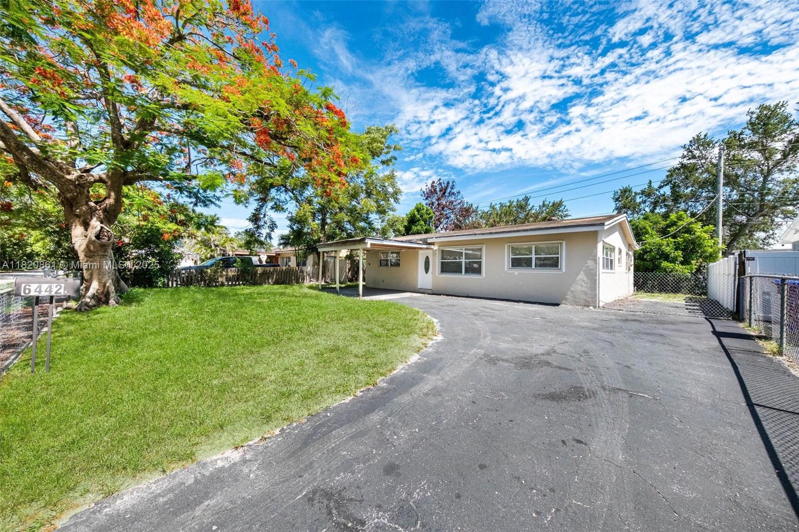 Property for Sale at 6442 Oak St, Hollywood, Broward County, Florida - Bedrooms: 3 
Bathrooms: 2  - $479,000