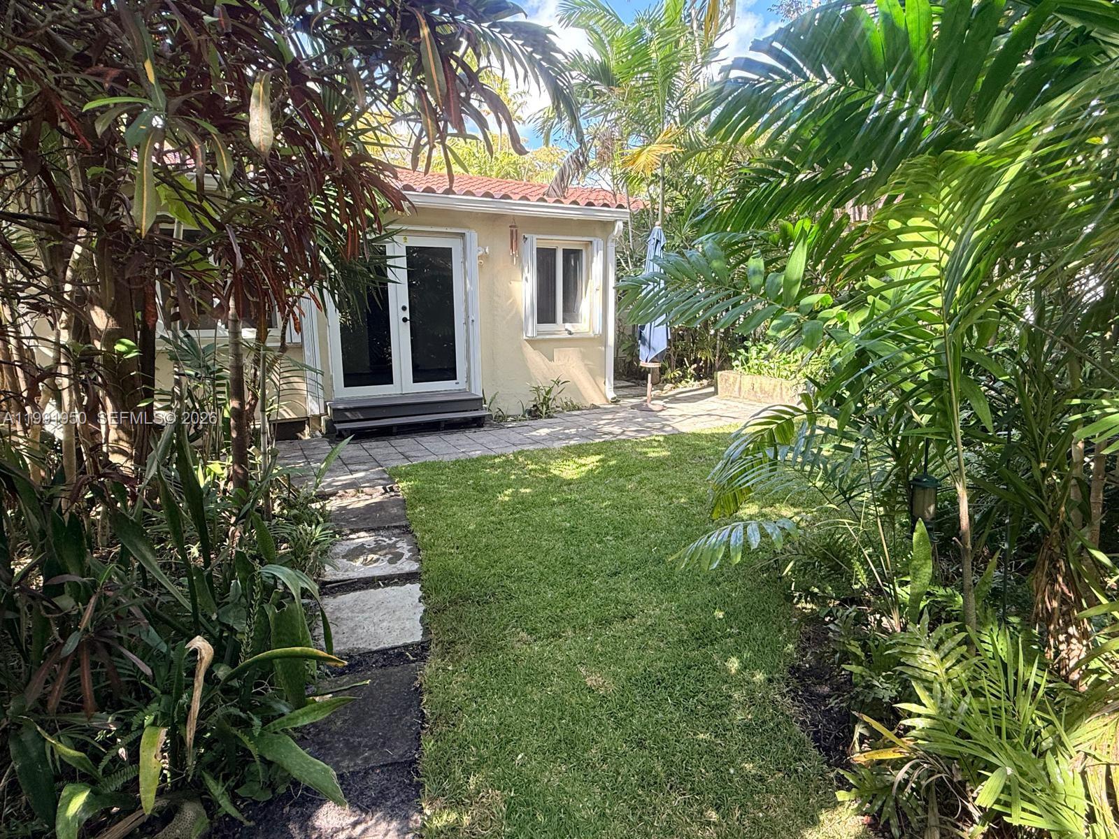 BELLE MEADE OF MIAMI SEC - Residential