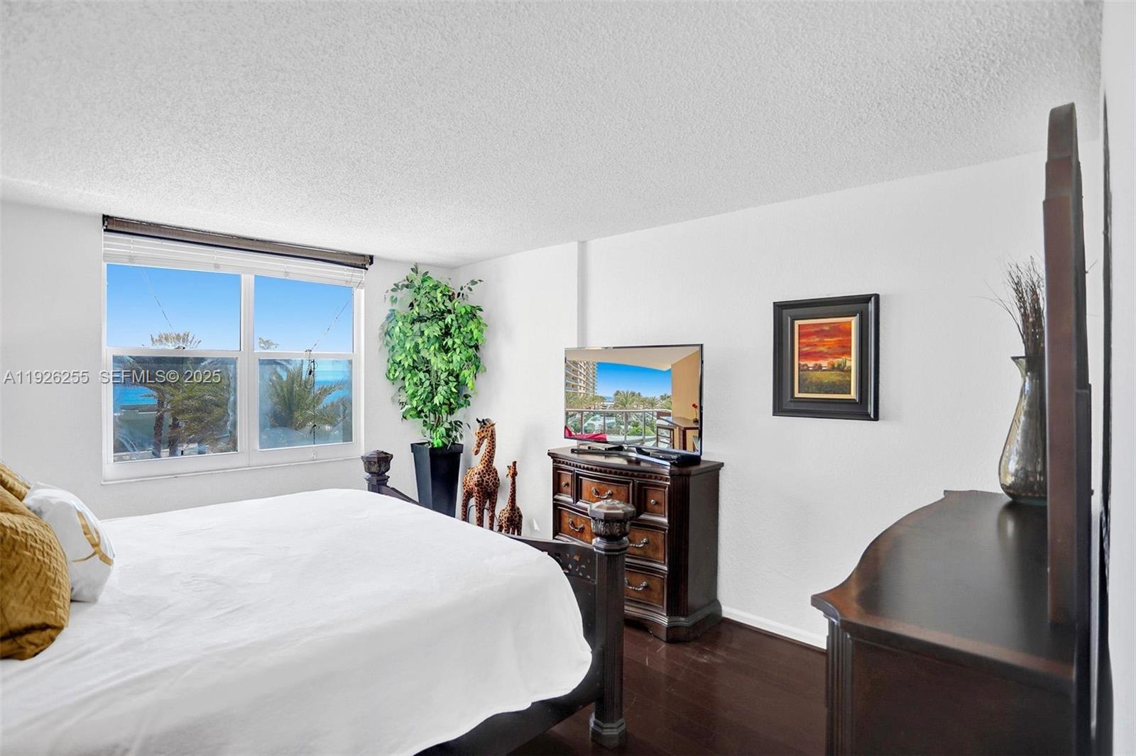 WAVE CONDO - Residential