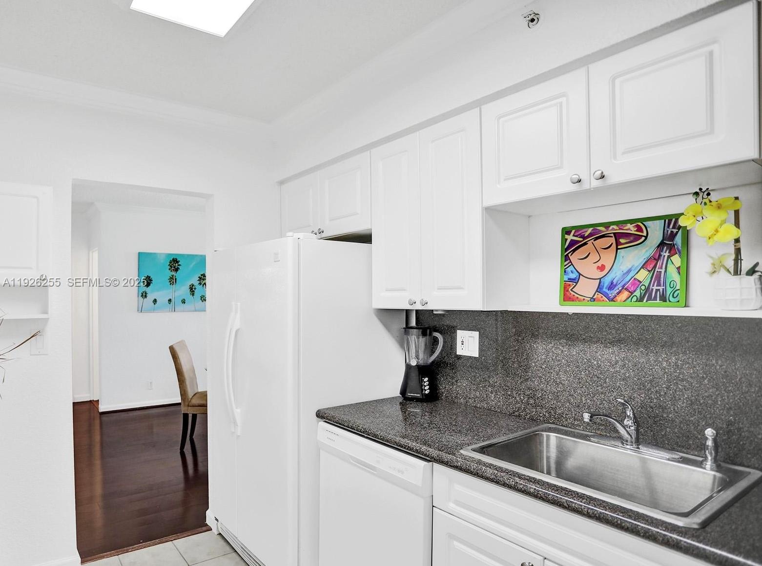 WAVE CONDO - Residential