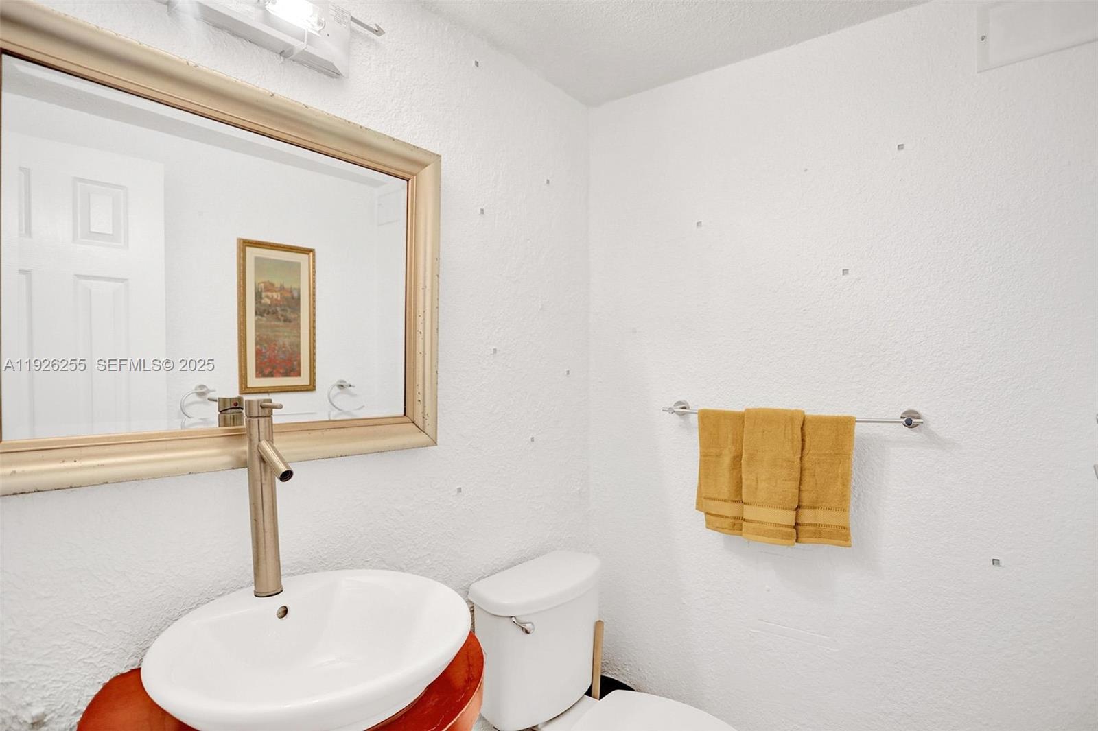 WAVE CONDO - Residential